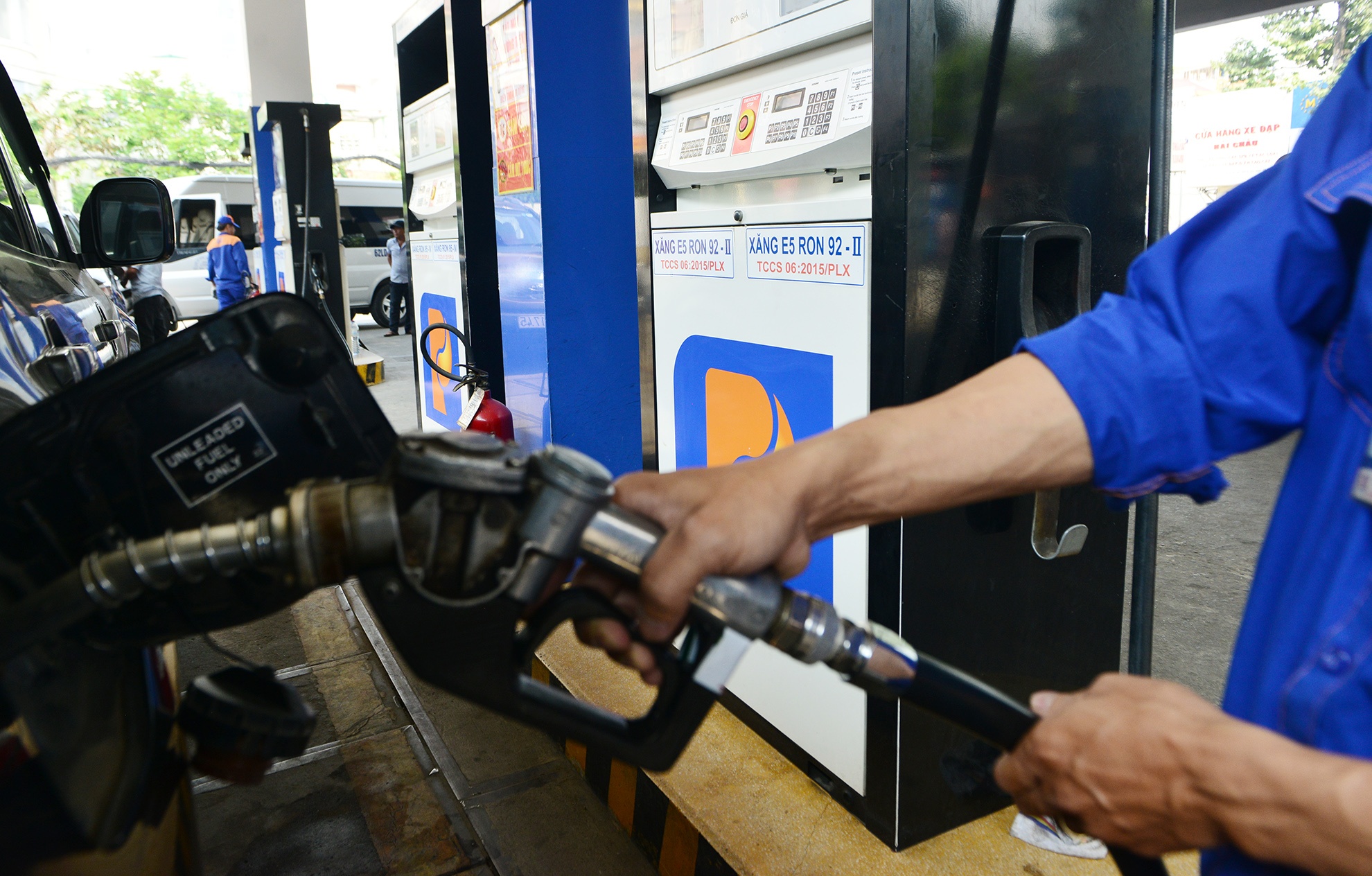 Khong tang gia xang trong ky dieu chinh chieu nay hinh anh