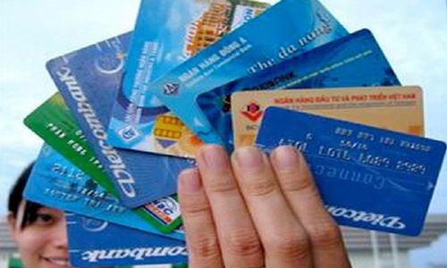 Ngan hang lon lai bat tay tang phi rut tien ATM, bat dau tu 15/7 hinh anh