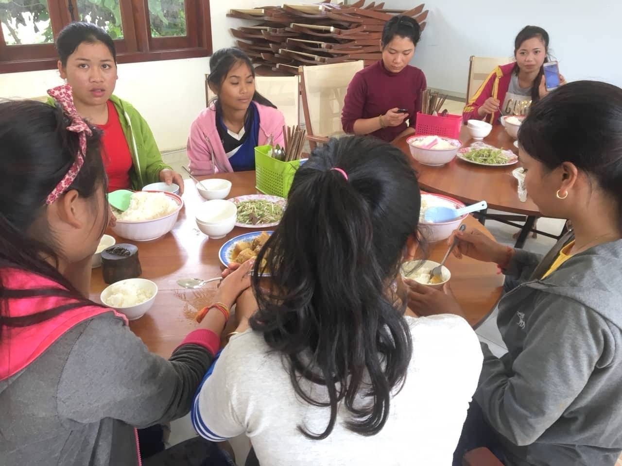 Giai cuu cong nhan HAGL trong su co vo dap o Lao anh 2