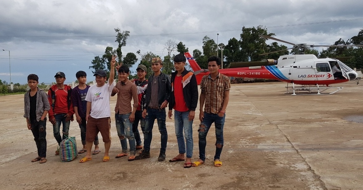 24 cong nhan HAGL duoc truc thang giai cuu sau vu vo dap tai Lao hinh anh