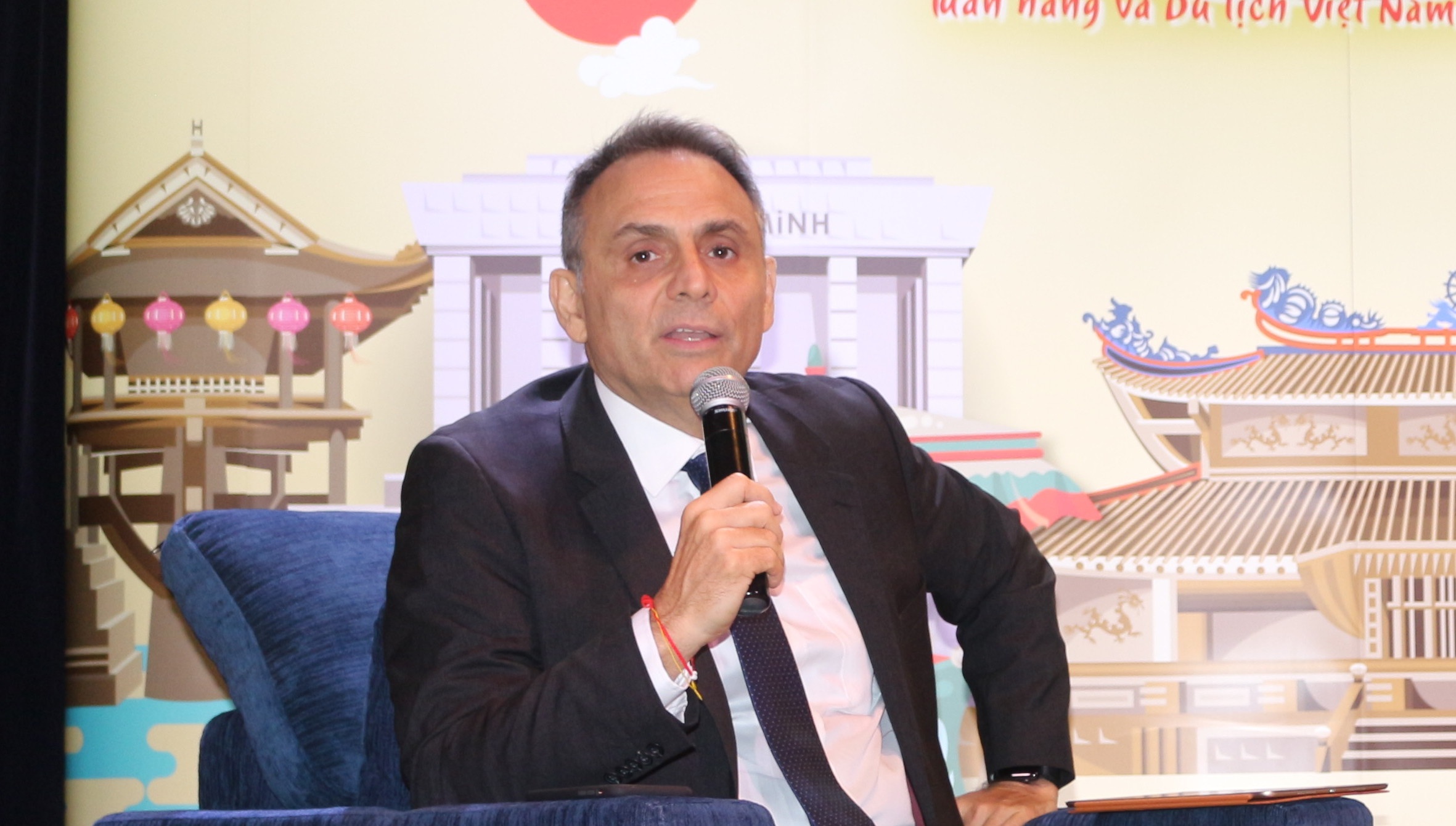 ty phu thai rot tien vao ban le viet nam anh 1