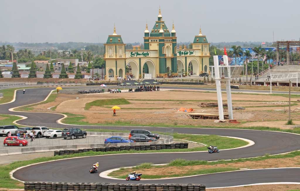 Ban dau gia tai san lien quan den sieu du an Happyland de thu hoi no hinh anh