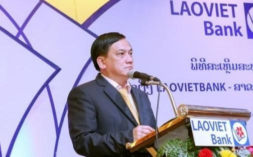 Cuu lanh dao ngan hang BIDV vua bi bat la ai? hinh anh