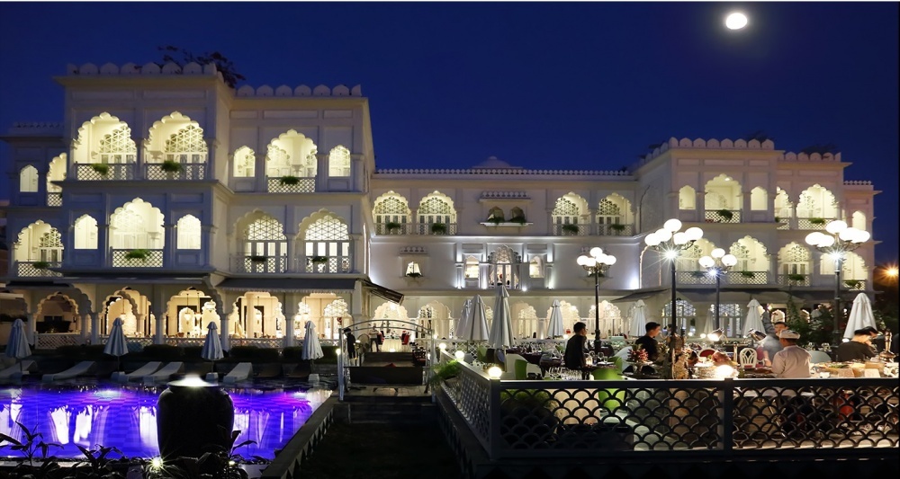 Ong chu Khaisilk ban toa lau dai trang o Sai Gon? hinh anh