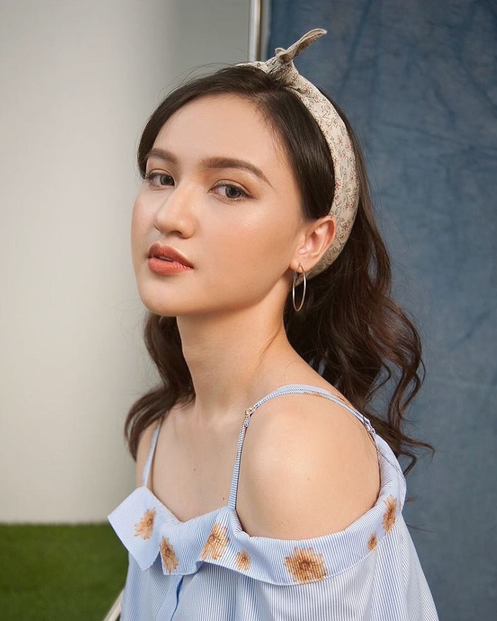 hot girl,  Mai Tay,  Tuong San,  thi dai hoc,  10X thi dai hoc anh 4