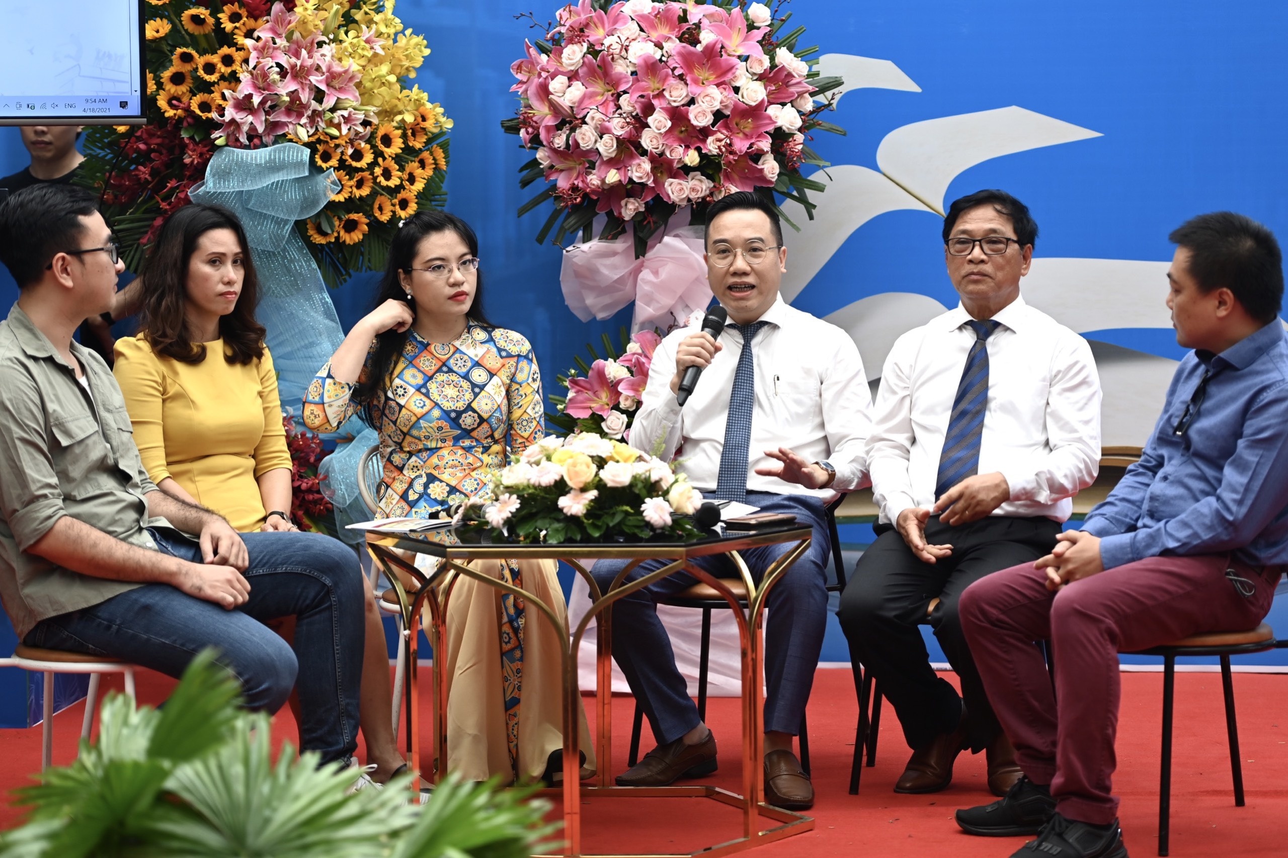 Toa dam 'Van hoa doc trong xu the chuyen doi so' hinh anh