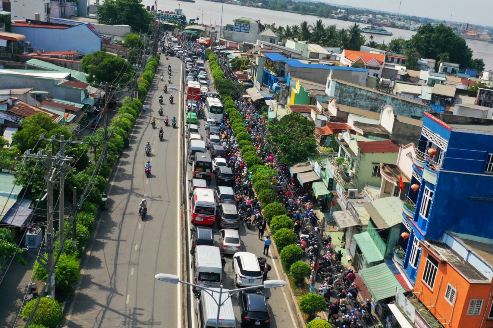 'Mot gio xe nhich duoc 10 m' hinh anh