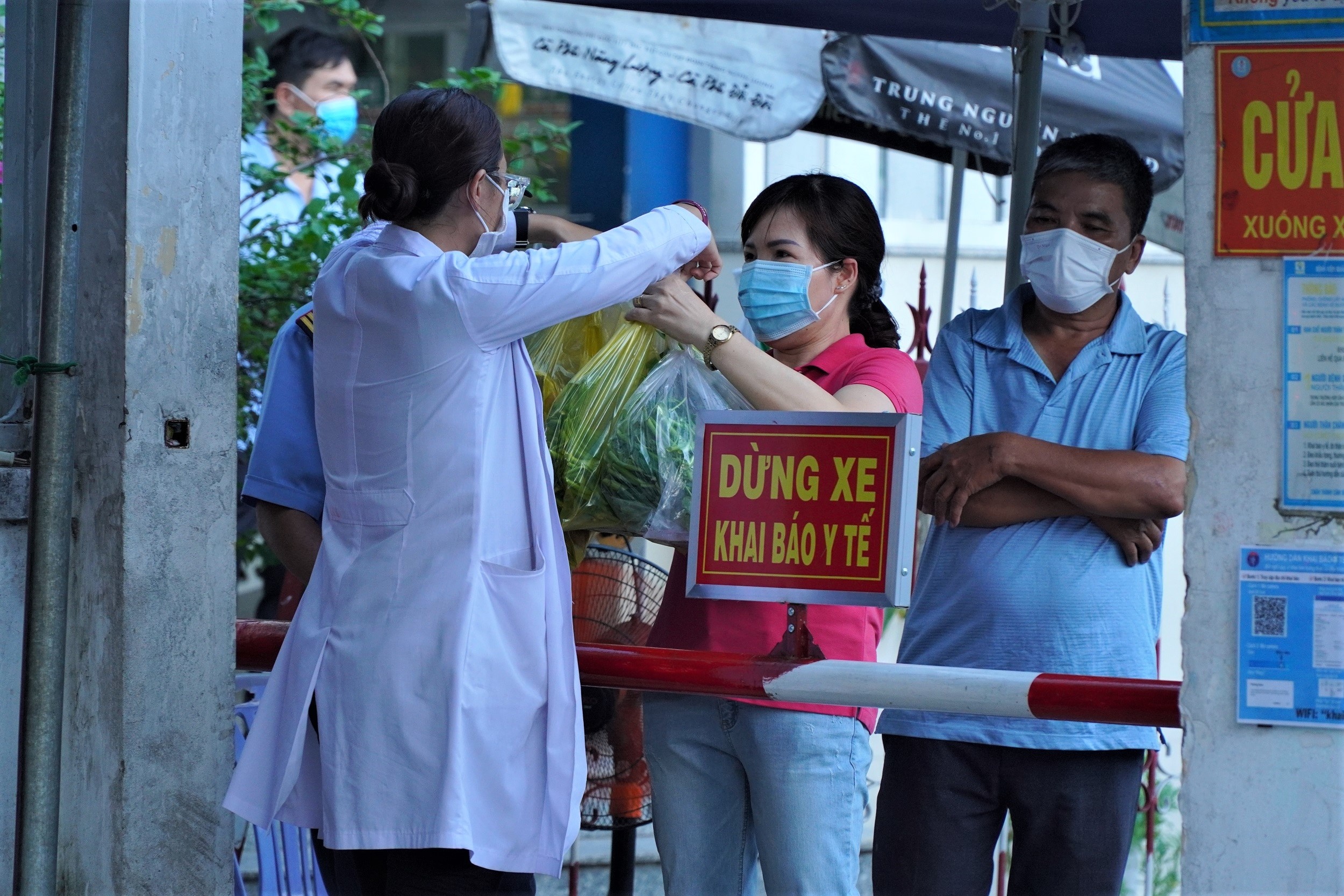Benh vien Quan dan y mien Dong 'noi bat xuat, ngoai bat nhap' hinh anh