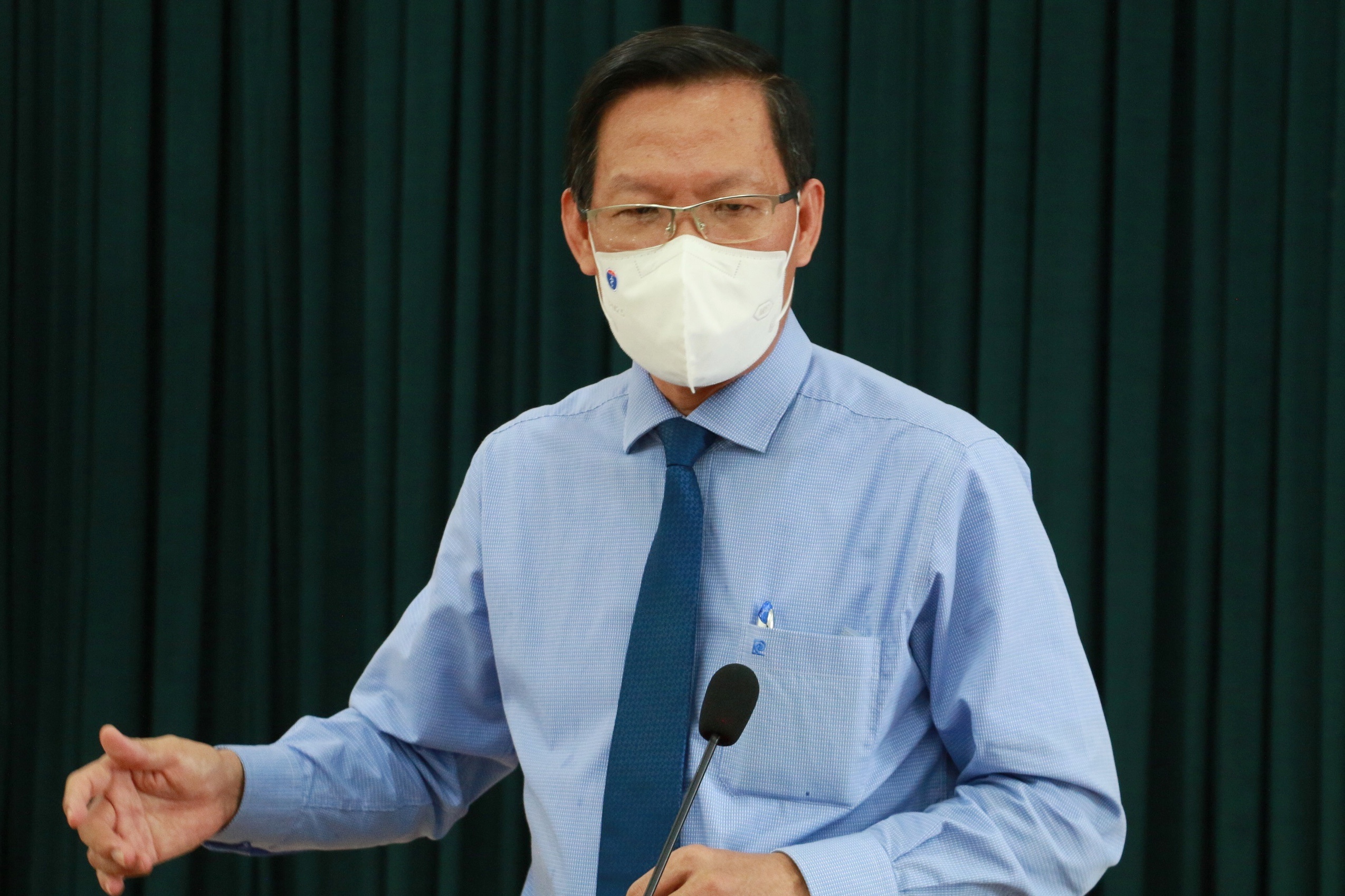 Chu tich TP.HCM: 'Can nhat luc nay la ho tro nhu cau cho nguoi dan' hinh anh