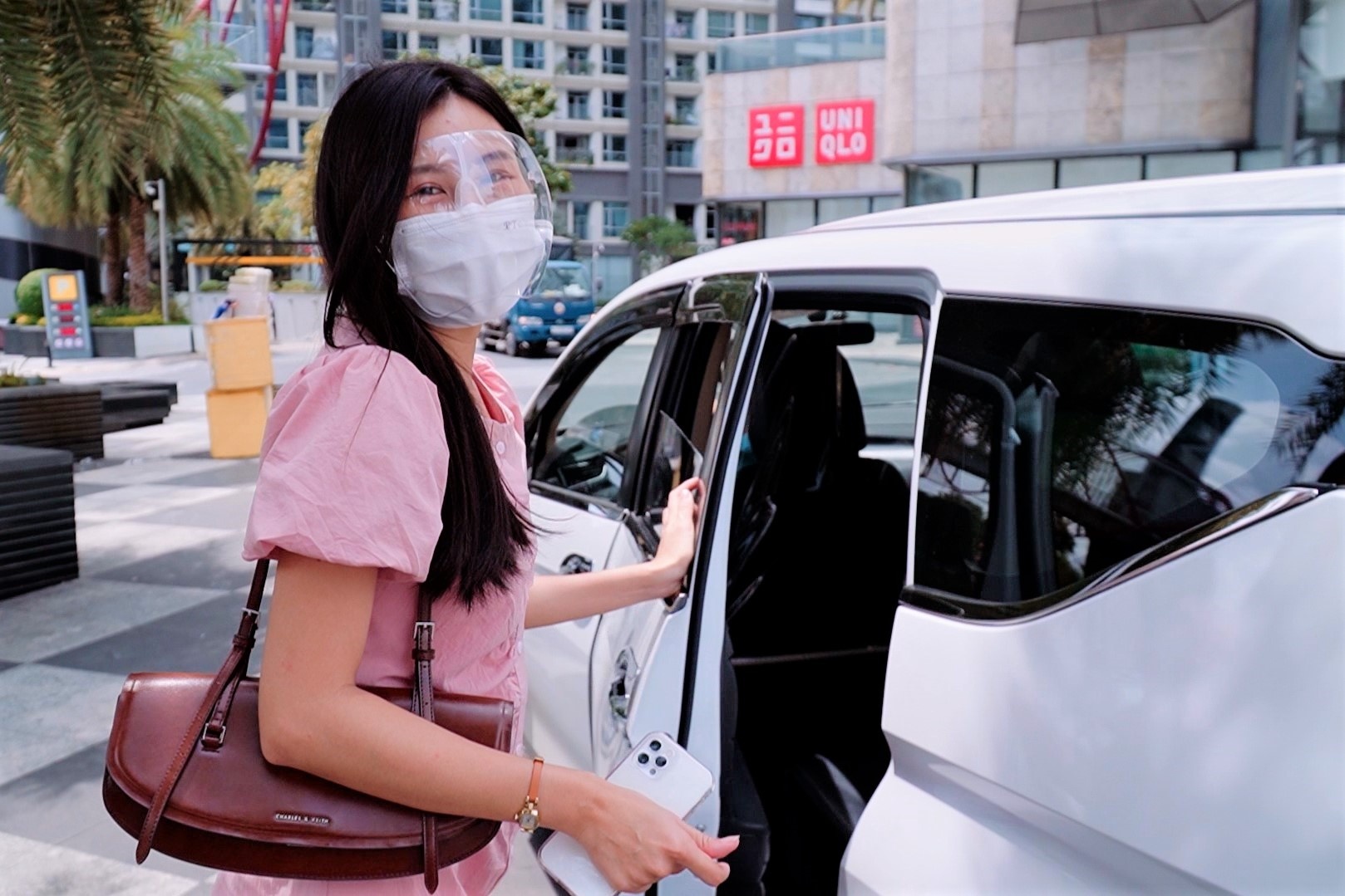 Trai nghiem chuyen taxi cong nghe sau khi TP.HCM noi long gian cach hinh anh