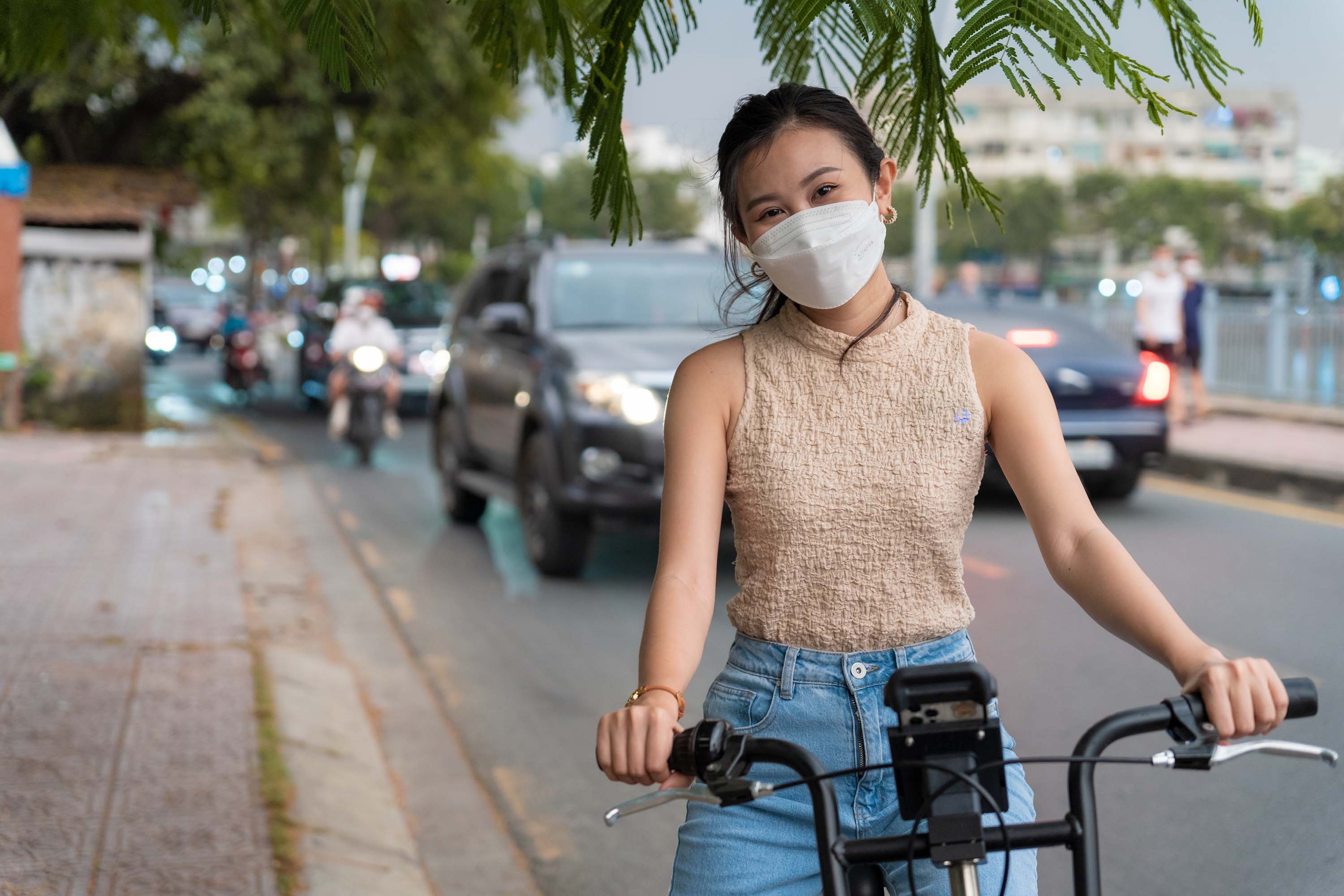 Trai nghiem di quanh TP.HCM bang xe dap cong cong hinh anh