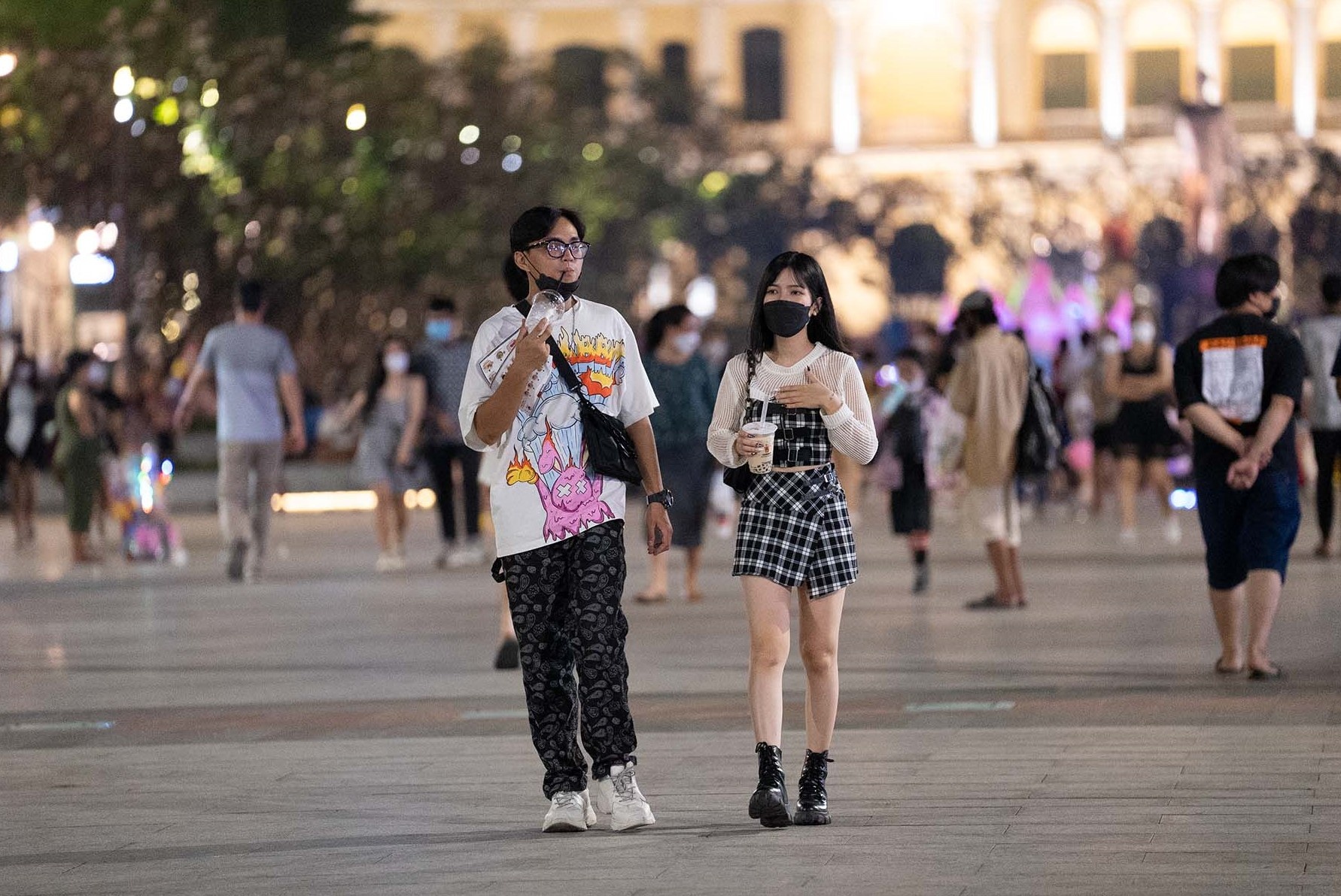 Pho di bo Nguyen Hue nhon nhip ngay cuoi nam hinh anh