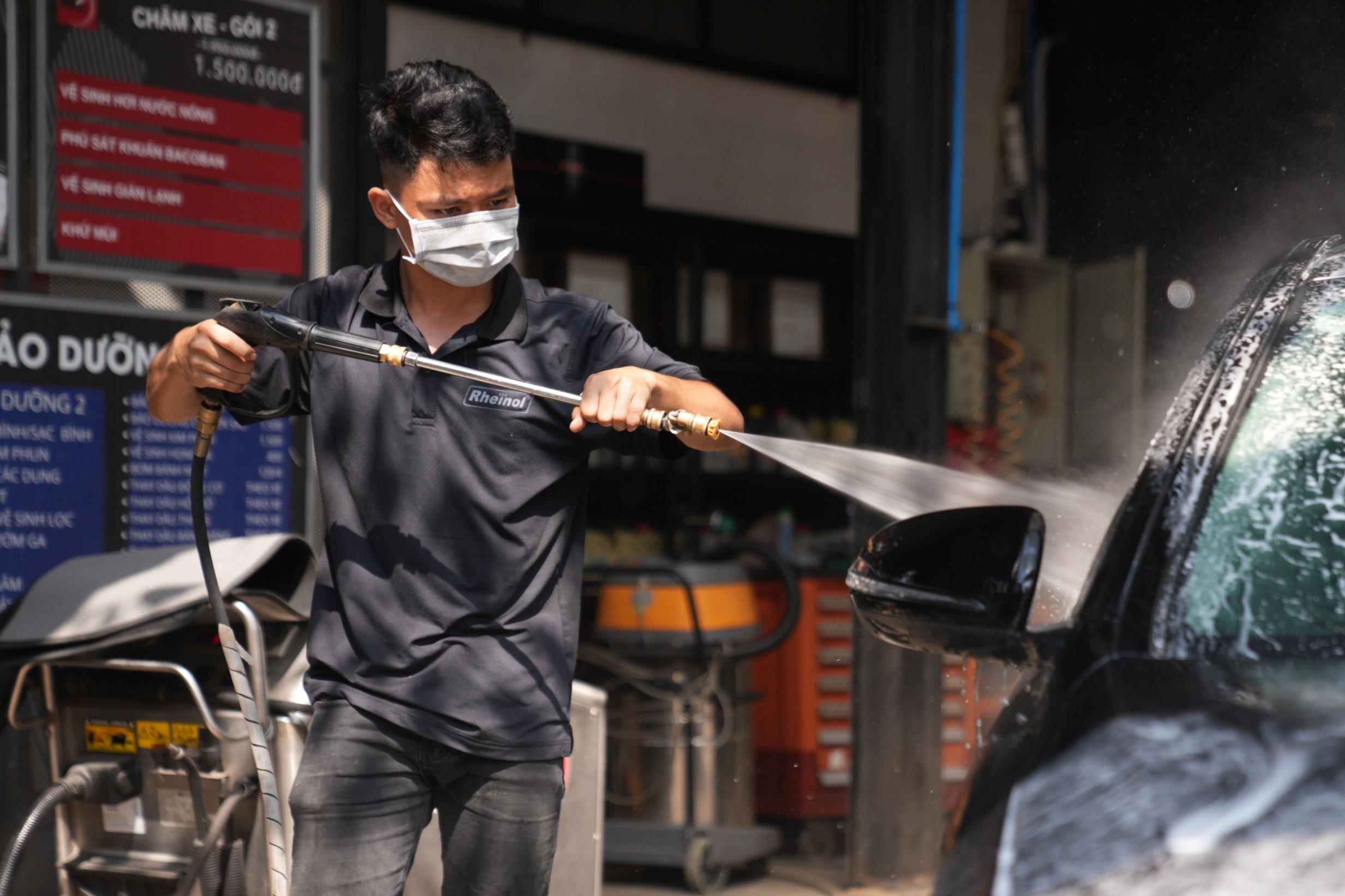 Dich vu tan trang oto o TP.HCM hut khach ngay can Tet hinh anh