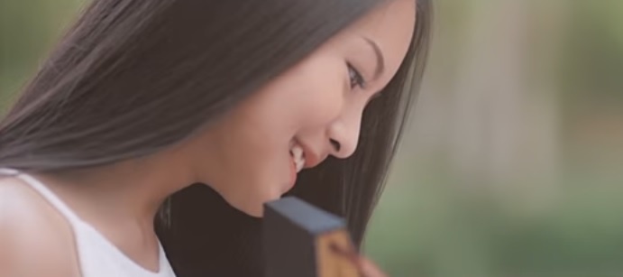 Yu Duong dien xuat trong MV cua Trinh Thang Binh hinh anh