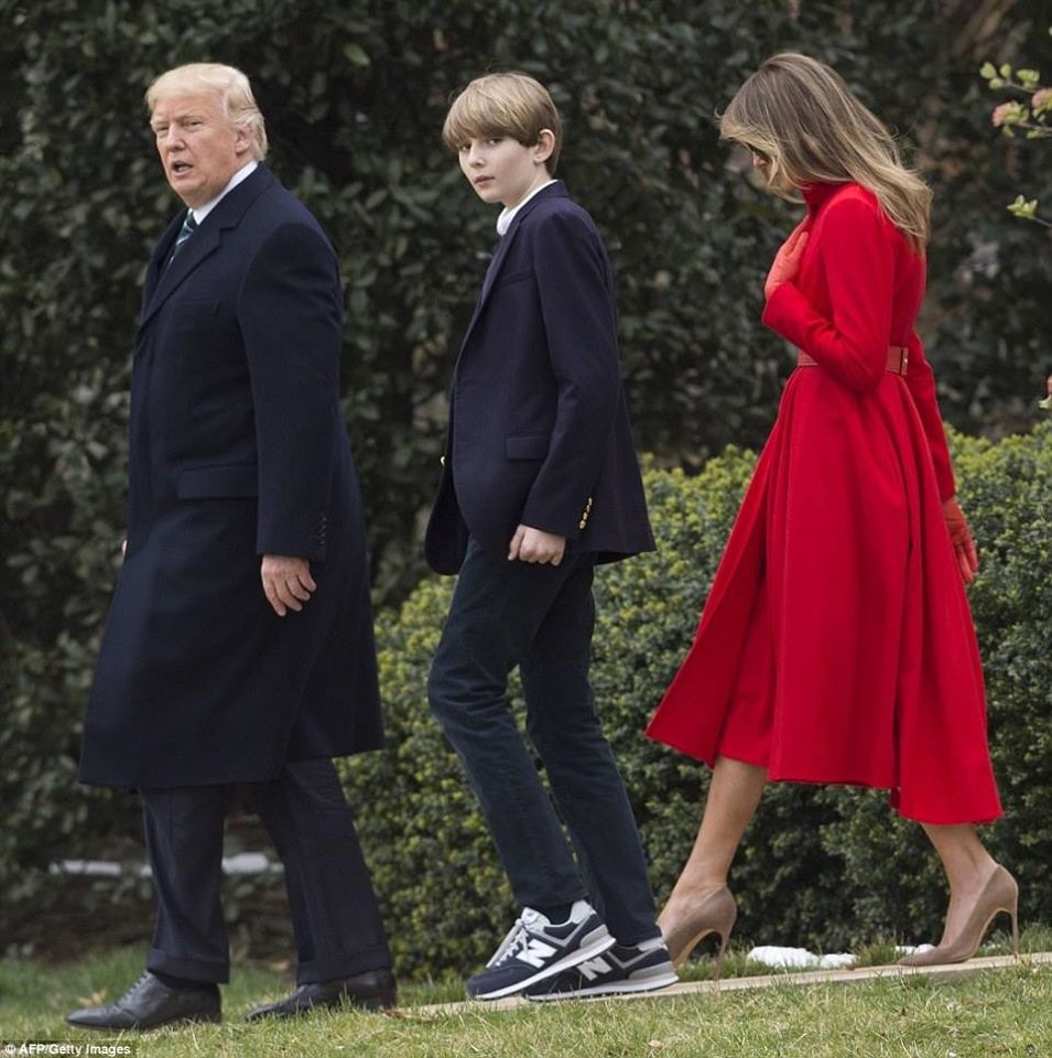 Barron Trump lan dau tien den tham Nha Trang hinh anh
