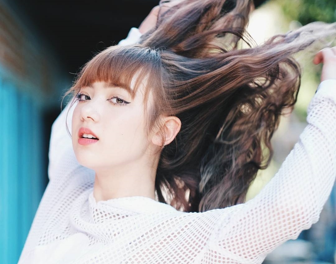 hot girl beo dat may troi anh 4