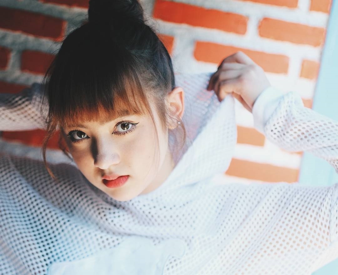 hot girl beo dat may troi anh 5