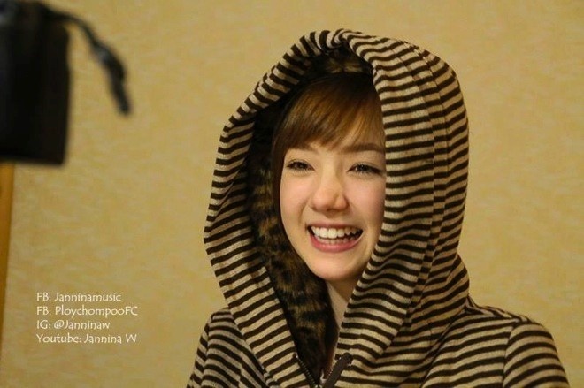 hot girl beo dat may troi anh 1