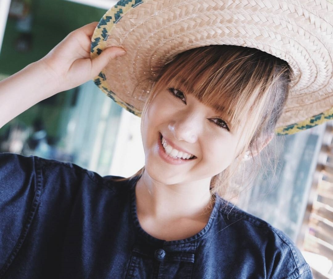 hot girl beo dat may troi anh 7