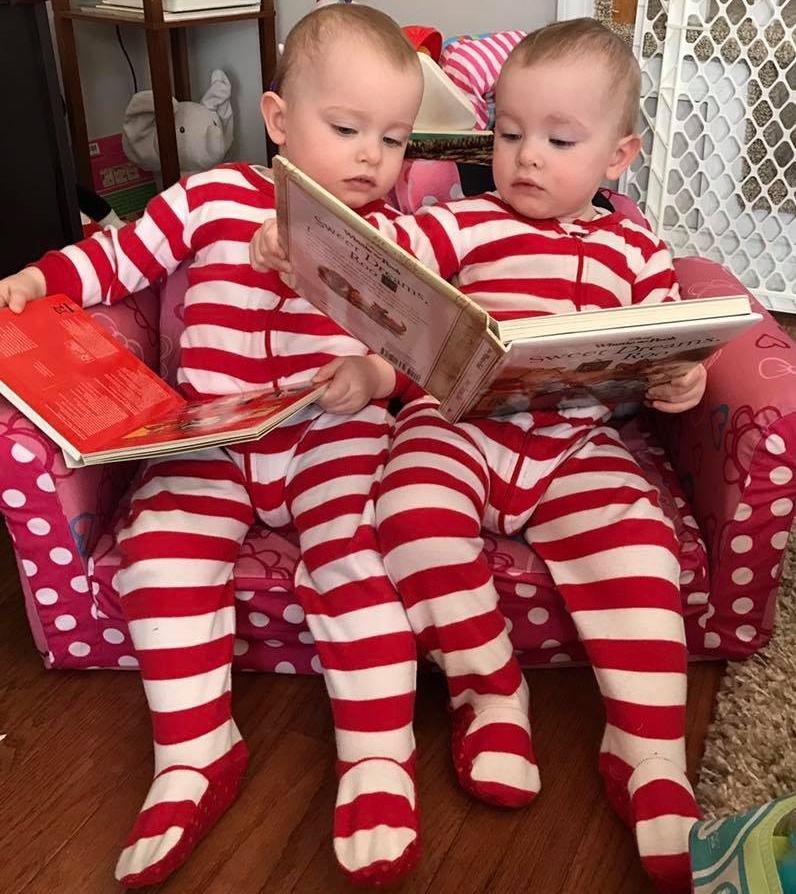 cặp song sinh bắt chước nữ hoàng băng giá ảnh 4 cap song sinh bat chuoc nu hoang bang gia anh 4