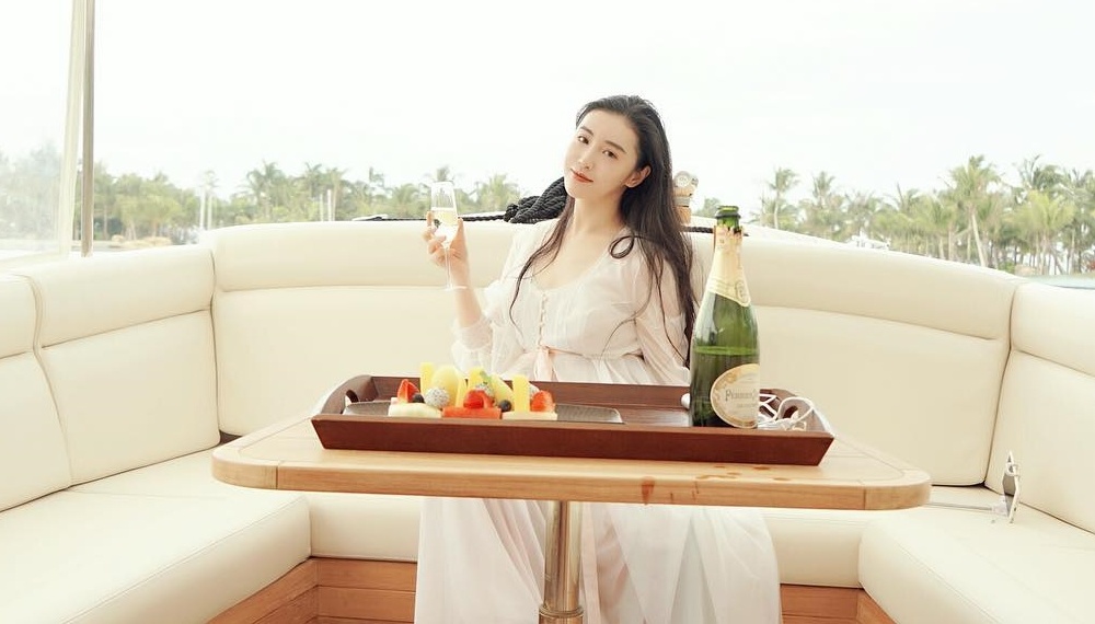 nhan sac nu than mang xa hoi trung quoc anh 6