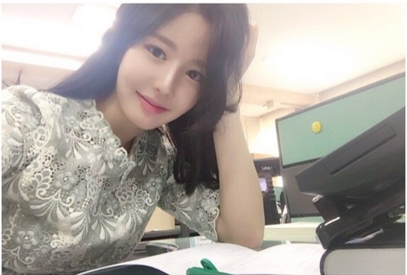 co giao day toan dep nhu dien vien anh 2