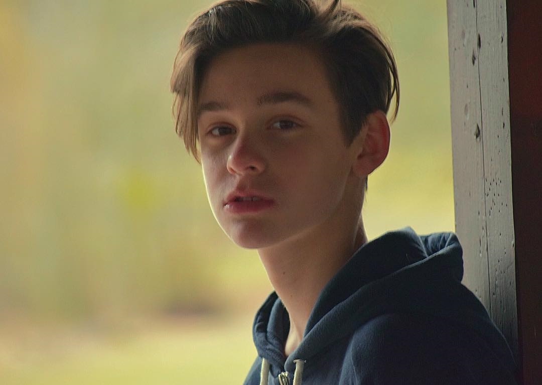 ve dien trai cua nam than thieu nien nuoc duc anh 3