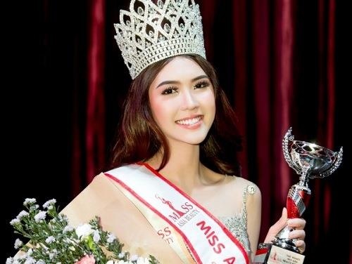 Hoa hau sac dep chau A 2017 tung la hot girl noi tieng o Sai Gon hinh anh