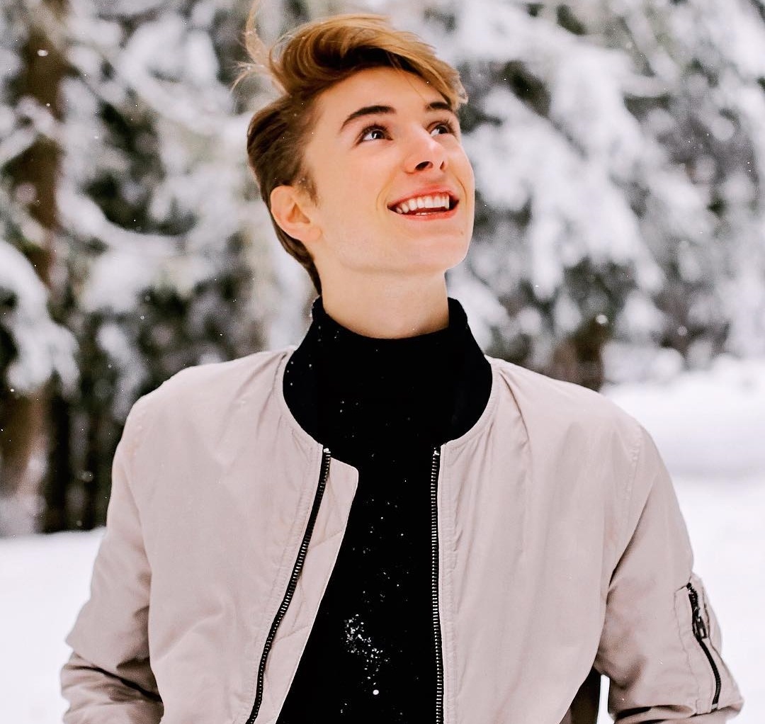 hot boy dien trai bi quay len anh 5