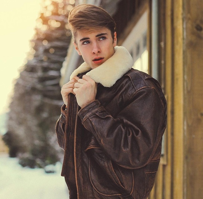 hot boy dien trai bi quay len anh 1