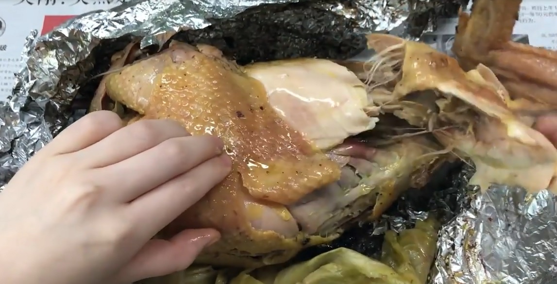 nuong ga trong van phong anh 1