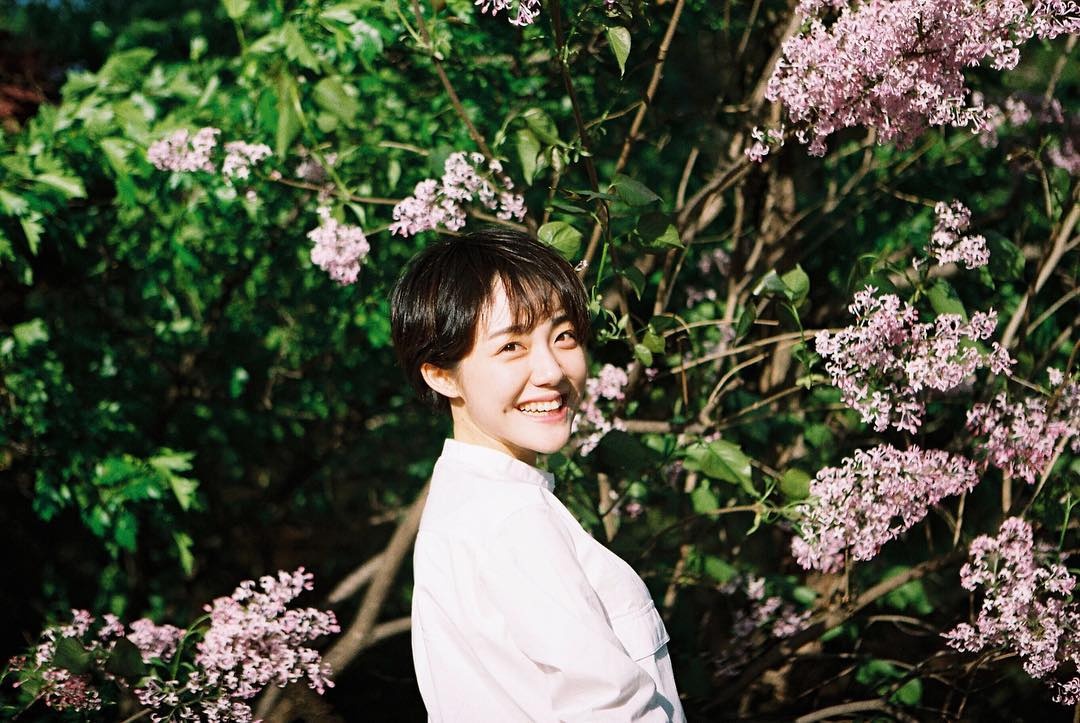 Co gai Han Quoc co nu cuoi xinh hinh anh