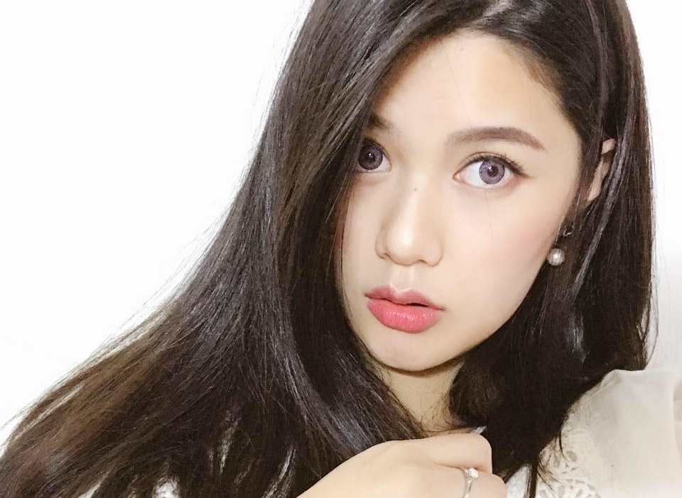 Co gai xinh dep duoc cho la nguoi yeu bi mat cua Trinh Thang Binh hinh anh