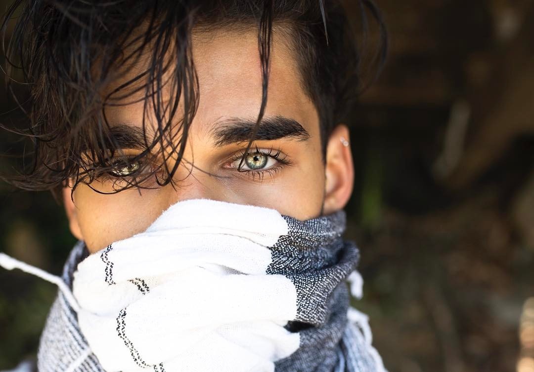 Chang trai co doi mat sexy nhat mang xa hoi anh 3