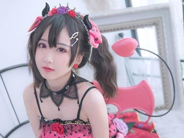 'Thien than cosplay' Trung Quoc co hang trieu fan tren mang hinh anh