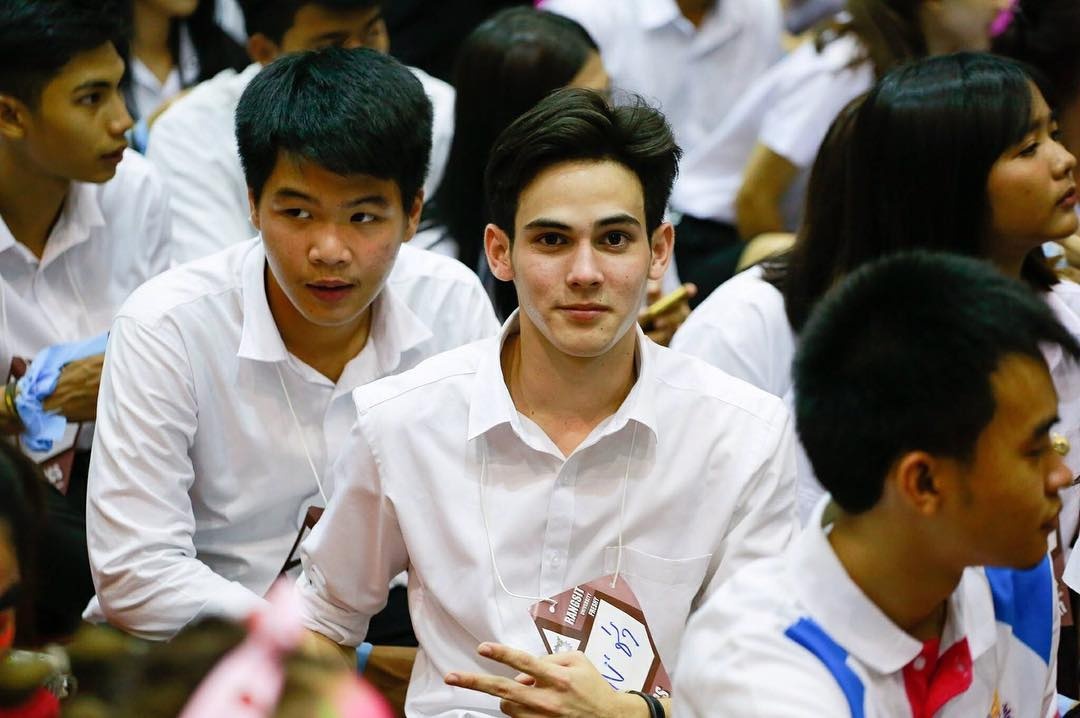 soái ca sơ mi trắng thái lan ảnh 1 soai ca so mi trang thai lan anh 1