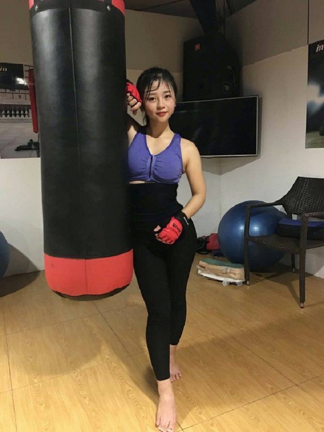 cô gái xinh đẹp múa côn ảnh 5 co gai xinh dep mua con anh 5