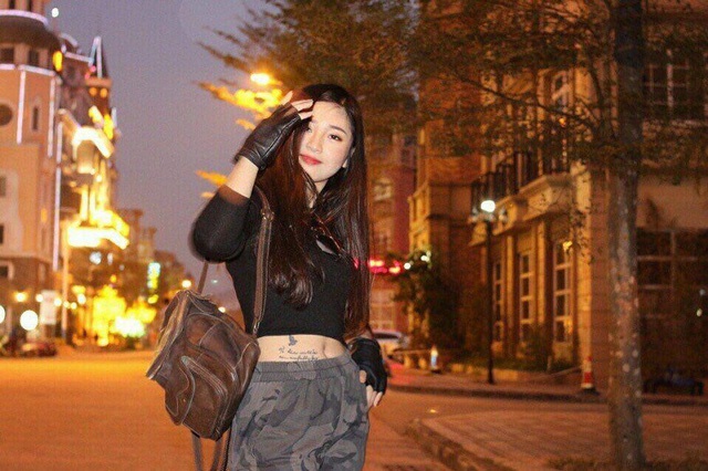 cô gái xinh đẹp múa côn ảnh 8 co gai xinh dep mua con anh 8