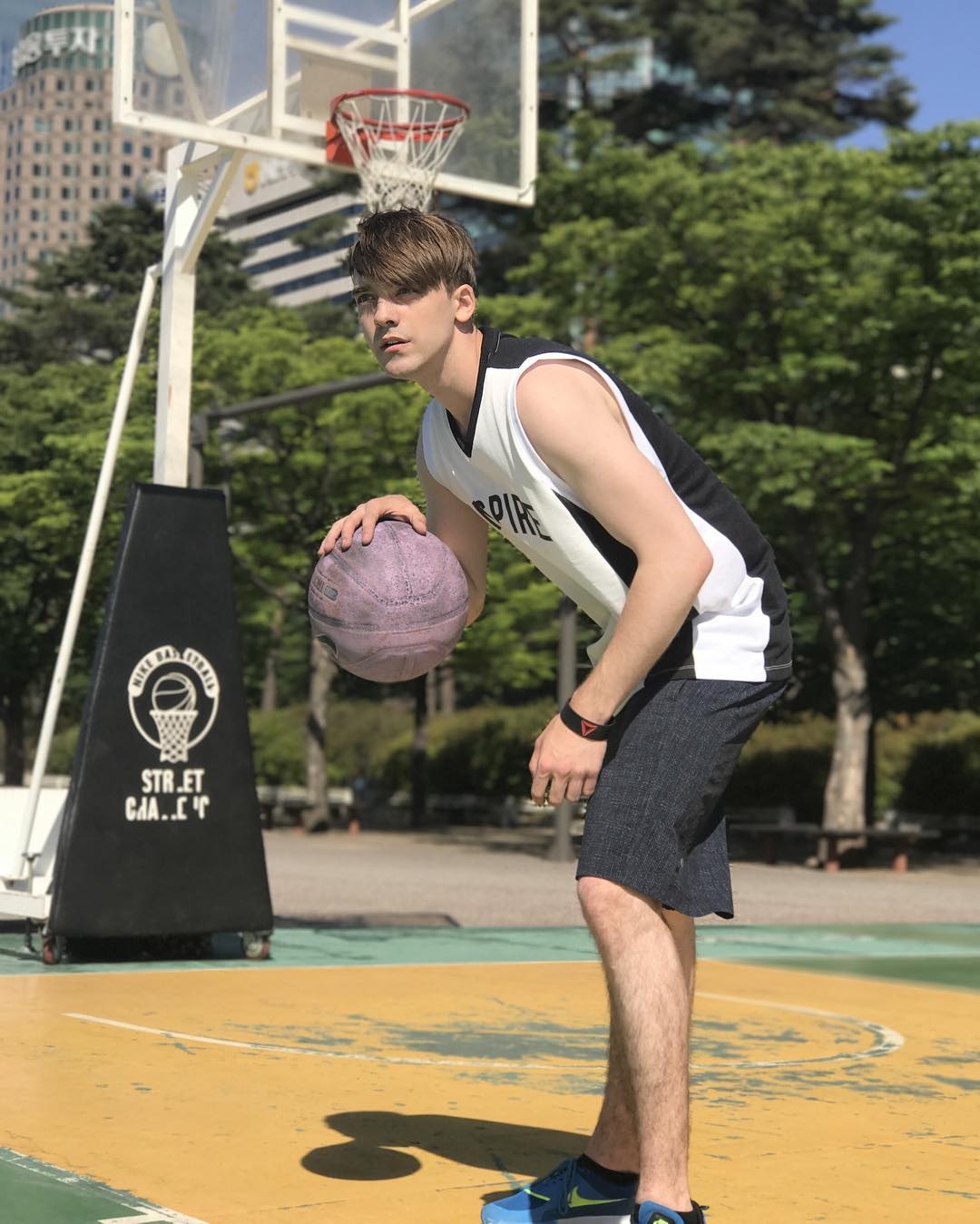 anh chang mac dong phuc canh sat dien trai anh 9