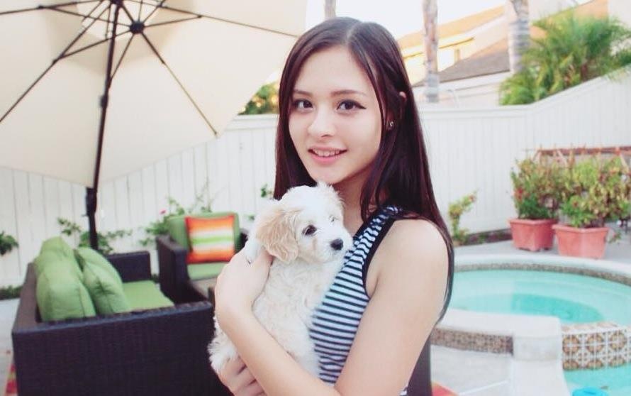 Hot girl lai 18 tuoi noi tieng tren mang voi ban cover 'Despacito' hinh anh