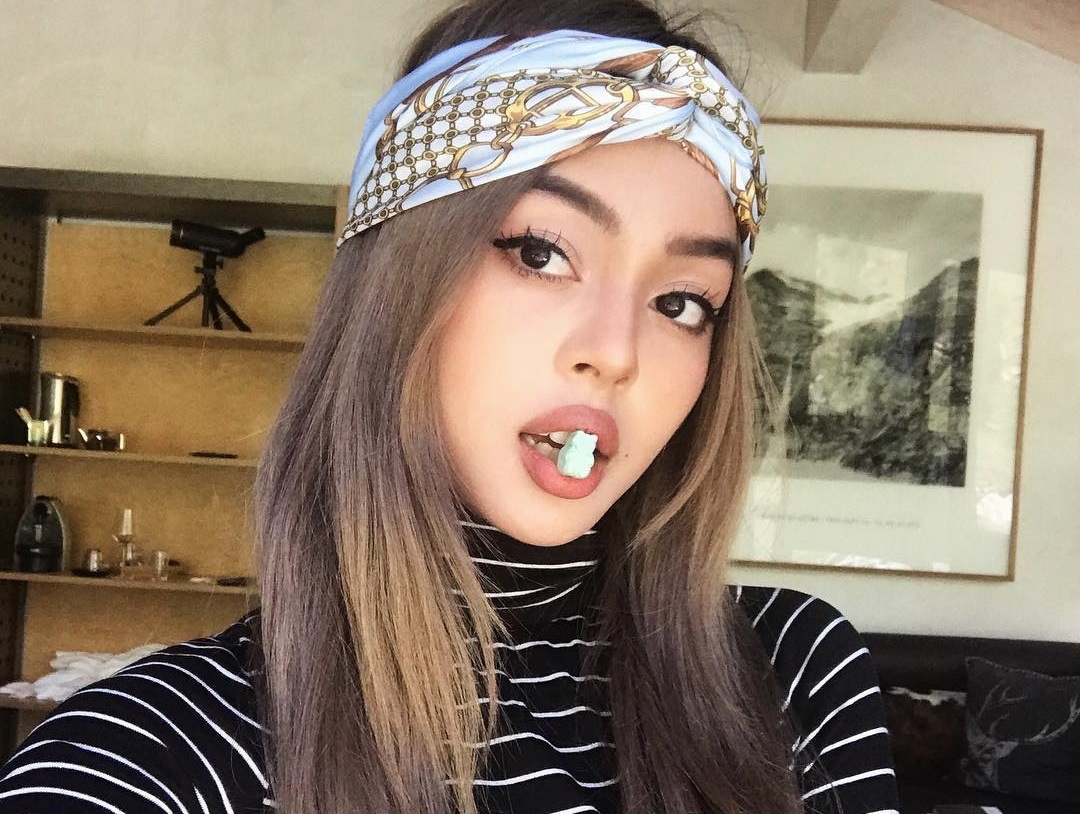 lily maymac khong den viet nam anh 6