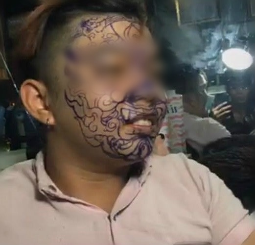 chang trai xam kin mat vi that tinh anh 1