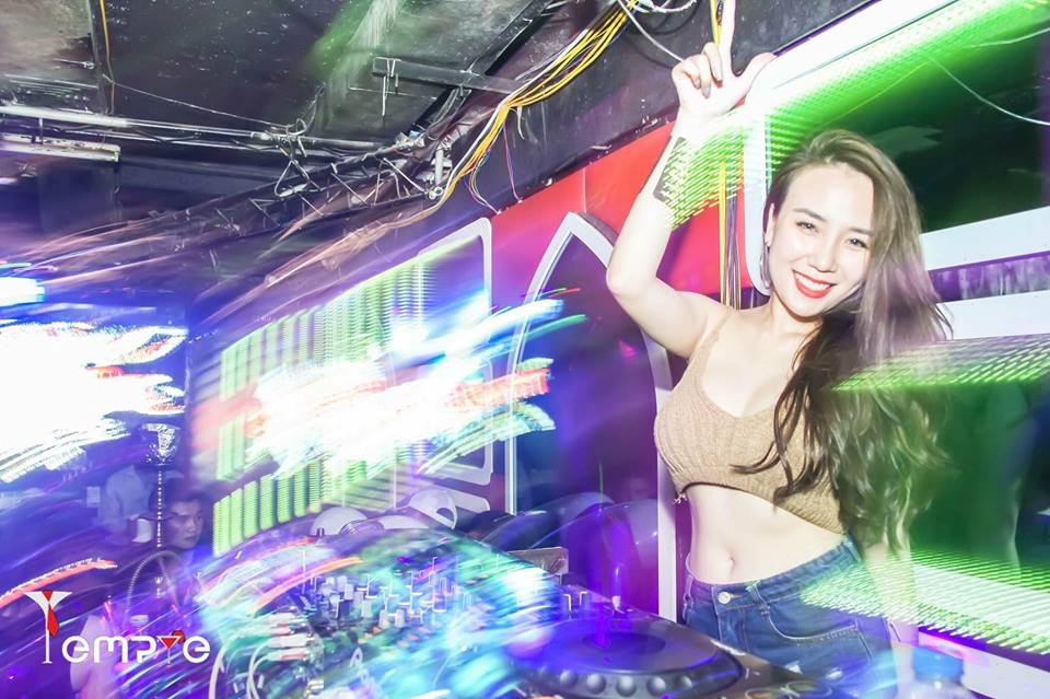 ban gai khac viet anh 8