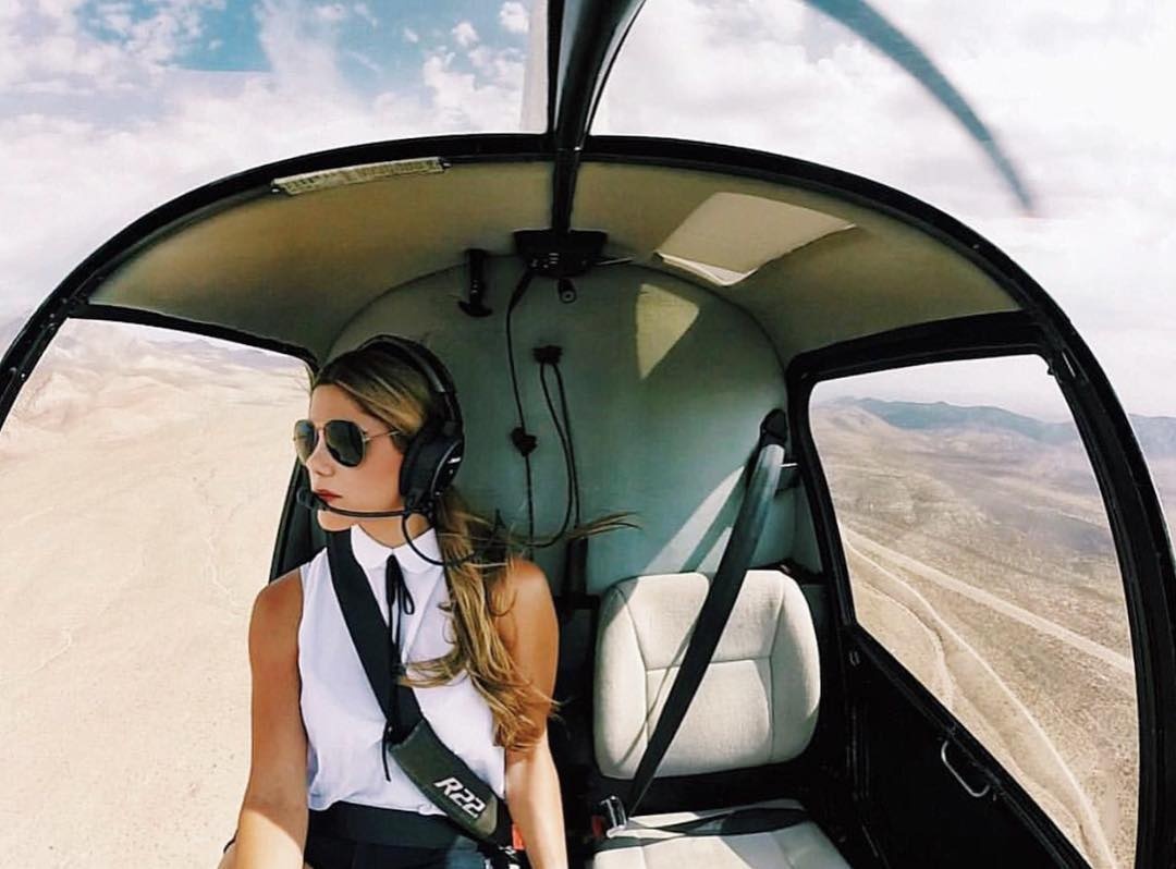 nu phi cong goi cam nhat the gioi anh 2