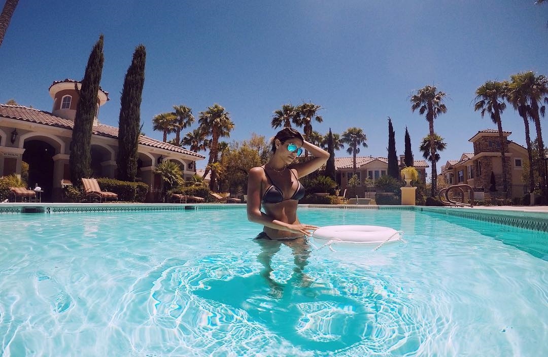 nu phi cong goi cam nhat the gioi anh 9