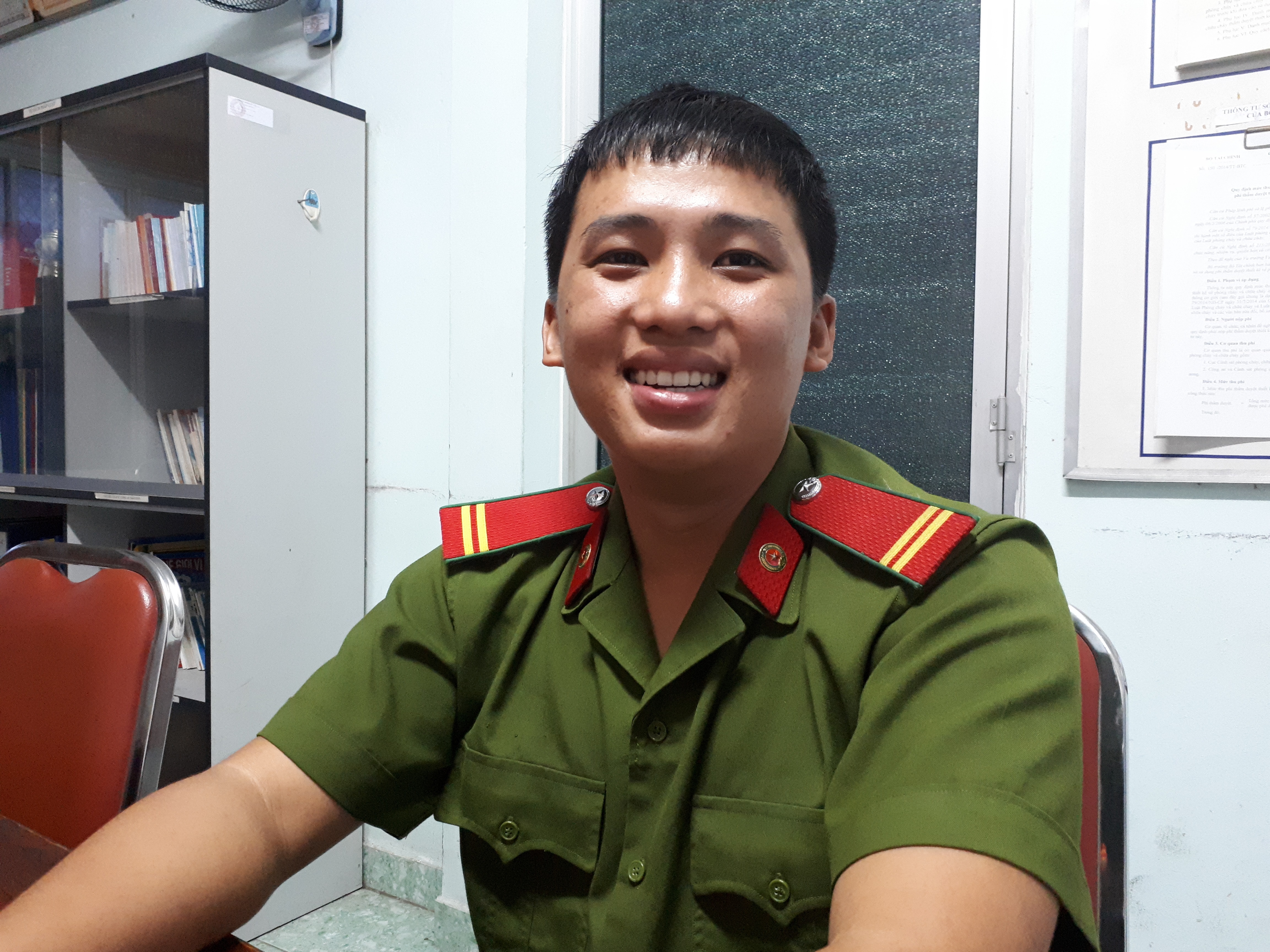 'Hot boy chua chay' ke ve qua trinh di thi dai hoc hinh anh