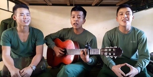 Ba chu bo doi hat bai Lam nguoi yeu anh nhe baby hinh anh