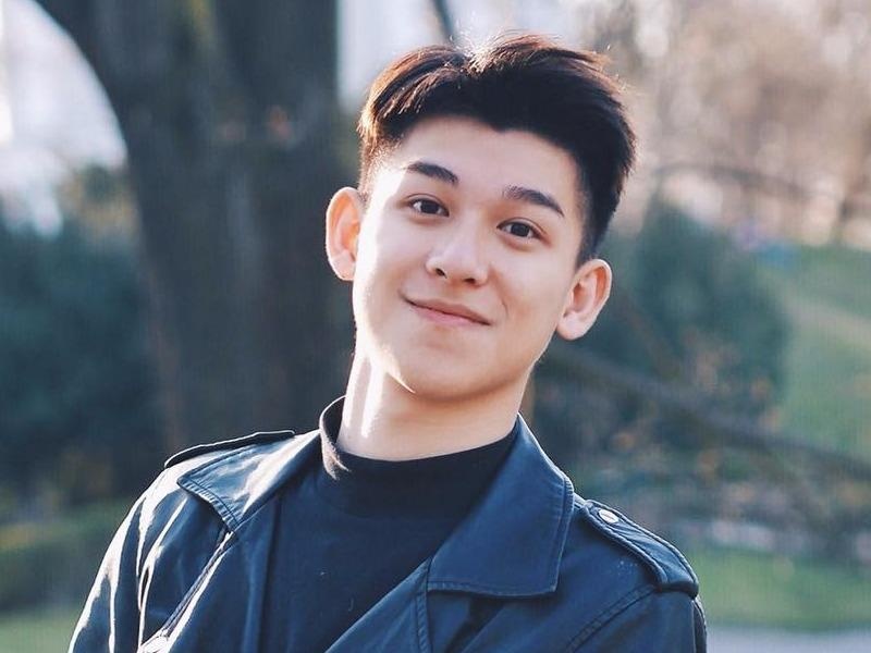 Hot boy Hong Kong dien trai thich du lich vong quanh the gioi hinh anh