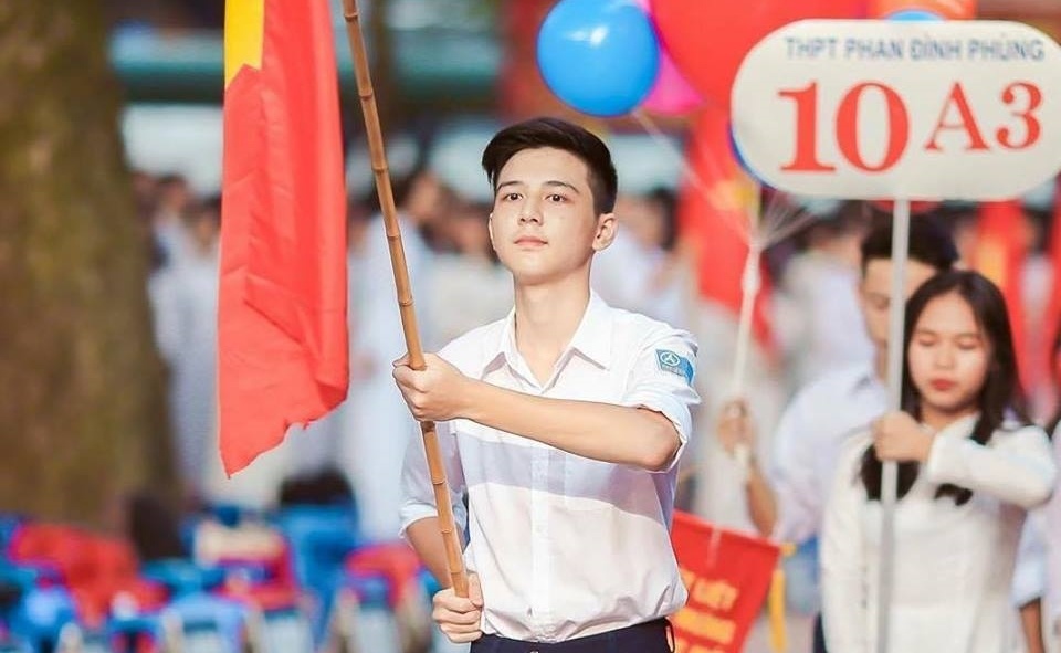 'Hot boy cam co' buc xuc khi lien tiep bi gia mao Facebook hinh anh