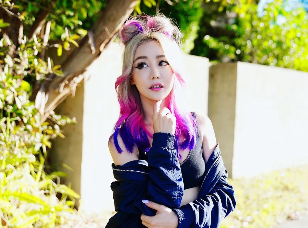 Vlog trieu view cua Wengie hinh anh